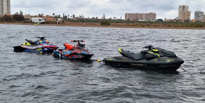 Piden la prohibición de las motos acuáticas en el Mar Menor
