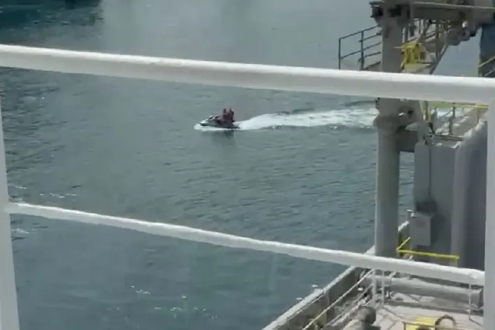 Moto de agua en el Puerto de Carboneras. / DIARIO DE ALMERÍA