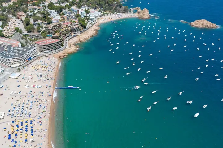 Embarcaciones en la Costa Brava. Lorena Sopêna / Europa Press (Europa Press)